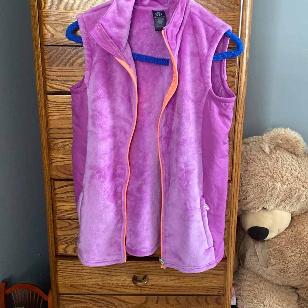 A girls champion vest size 16-18
